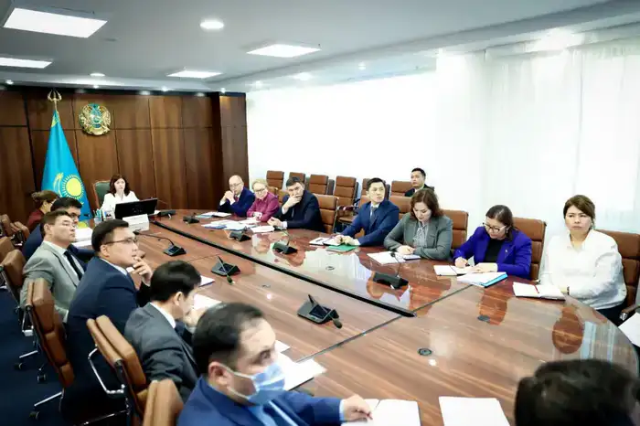 В Министерстве просвещения обсудили качество знаний школьников и реализацию программы «Адал азамат» (3)