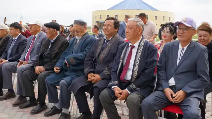 ТУРКЕСТАН: В ОРДАБАСЫ ШИРОКО ОТМЕТИЛИ 155-ЛЕТИЕ ПРОСЛАВЛЕННОГО БОРЦА КАЖЫМУКАНА МУНАЙТПАСУЛЫ (2)