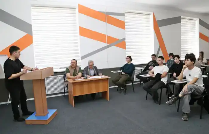 В Караганде обсудили роль молодёжной науки в развитии цифровых технологий (4)