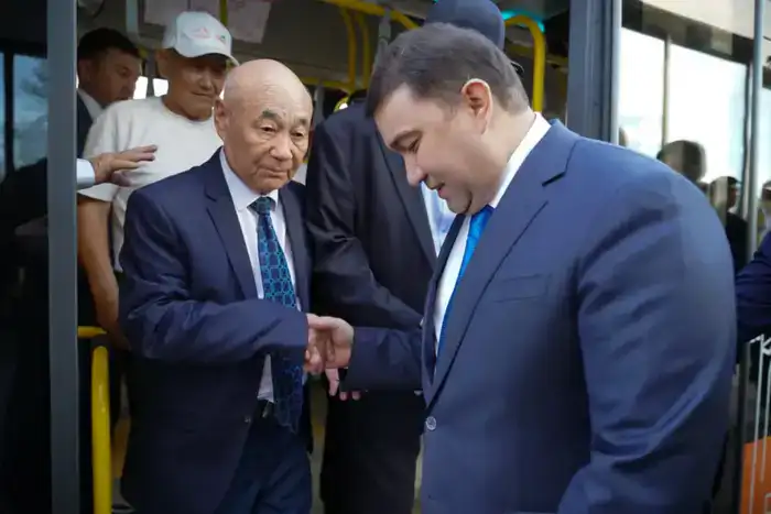 В ТУРКЕСТАНЕ ПРЕЗЕНТОВАЛИ 35 СОВРЕМЕННЫХ ЭЛЕКТРОАВТОБУСОВ (4)