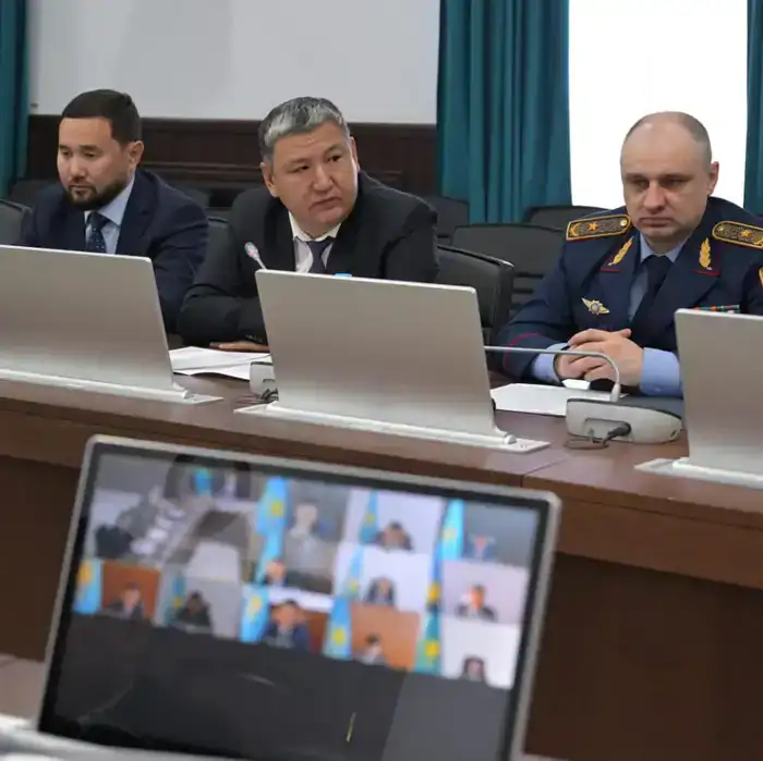 В Павлодарской области обсудили реализацию проектов по ремонту и строительству дорог в 2026 году (5)