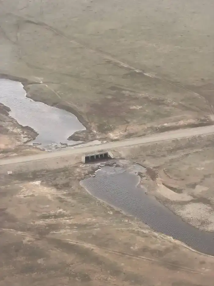 Аким области Асаин Байханов совершил облет Баянаульского района, ознакомился с ходом сброса воды с водохранилищ «Акжар» и «Каратока» Карагандинской области, а также оценил состояние лиманов (5)