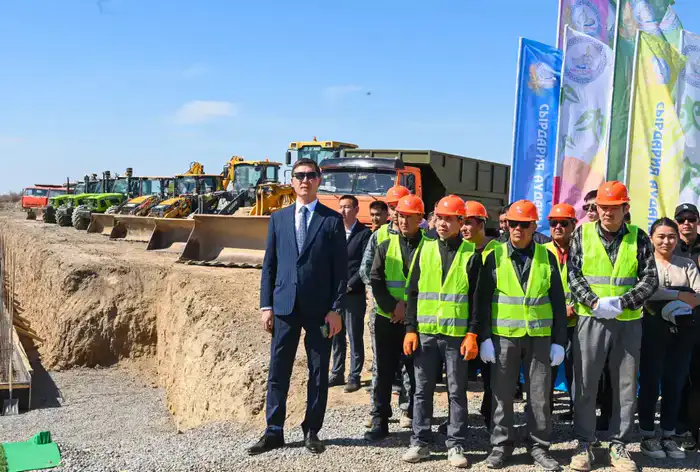 В Сырдарьинском районе начато строительство завода по глубокой переработке кукурузы (6)