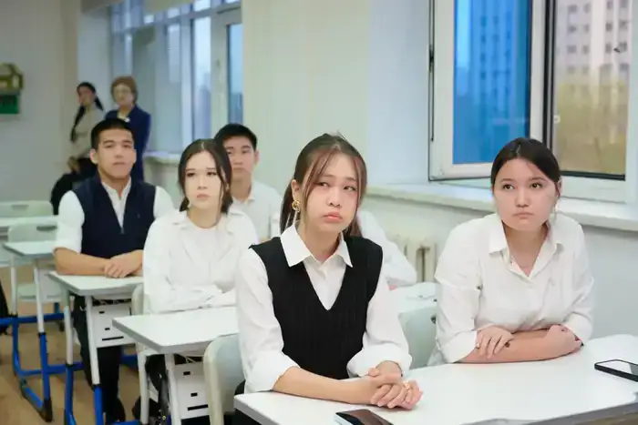 «Закон и порядок»: в Астане для школьников организовали урок безопасности и классный час (2)