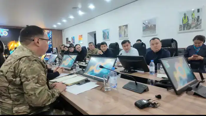 Экстренное заседание оперативного штаба: аким области Асхат Шахаров обсудил ситуацию с возгоранием крыши акимата
