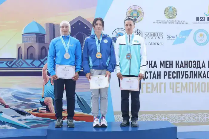 Спортивные достижения Марии Бровковой: символ вдохновения для будущих гребцов в Туркестане