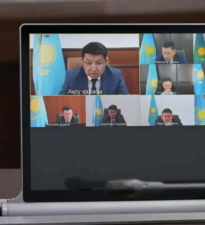 В Павлодарской области обсудили реализацию проектов по ремонту и строительству дорог в 2026 году (7)