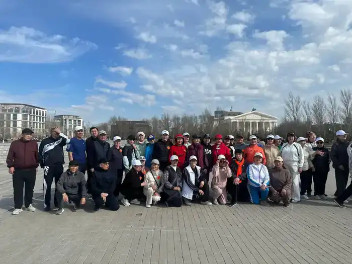 «Денсаулық – зор байлық»: в Астане пенсионеры провели оздоровительный флешмоб (10)