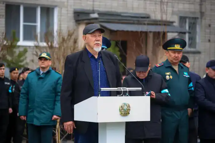 В областном центре Восточного Казахстана простились с Курматом Рахимовым (4)