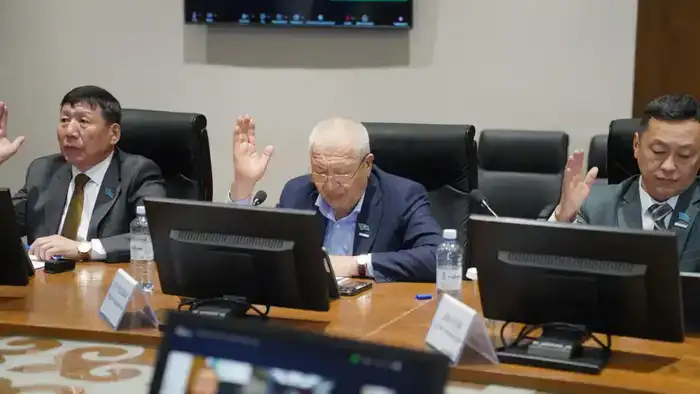 На ХХХV сессии маслихата области Абай обсуждены ключевые вопросы социально-экономического развития и экологии региона