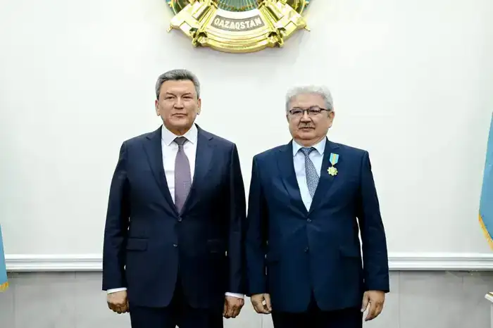 В СКО вручили ордена и благодарственные письма общественным деятелям и молодежи за участие в референдуме