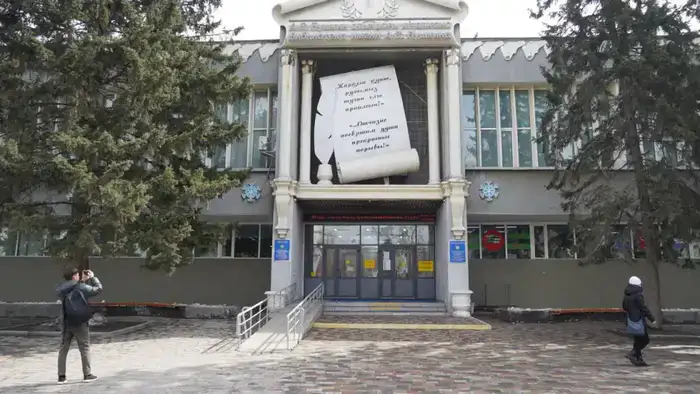 В год 130-летия библиотеки им.А.С. Пушкина в здании проведен ремонт (9)