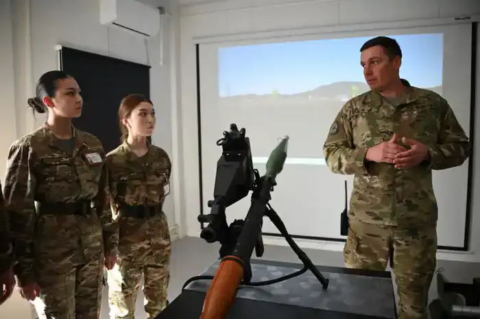 Студенты военной кафедры Астаны погружаются в международный опыт армейской подготовки