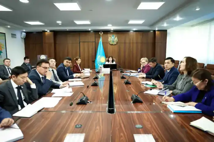 В Министерстве просвещения обсудили качество знаний школьников и реализацию программы «Адал азамат» (2)