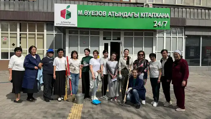 Чистота города – общая ответственность: представители сферы культуры Алматы активно приняли участие в субботнике (2)