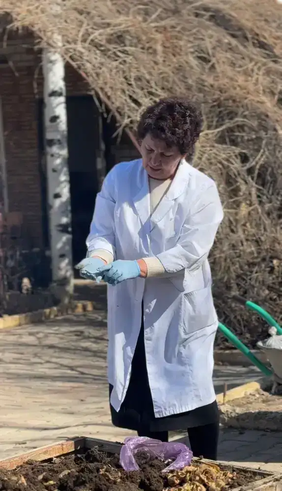 От отходов — к плодородию: актюбинская молодежь наладила производство удобрений (2)