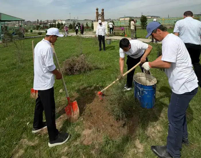 В ТУРКЕСТАНСКОЙ ОБЛАСТИ В РАМКАХ ПРОЕКТА "ТАЗА ҚАЗАҚСТАН" ПРОВЕДЕНЫ РАБОТЫ ПО ОЗЕЛЕНЕНИЮ (4)