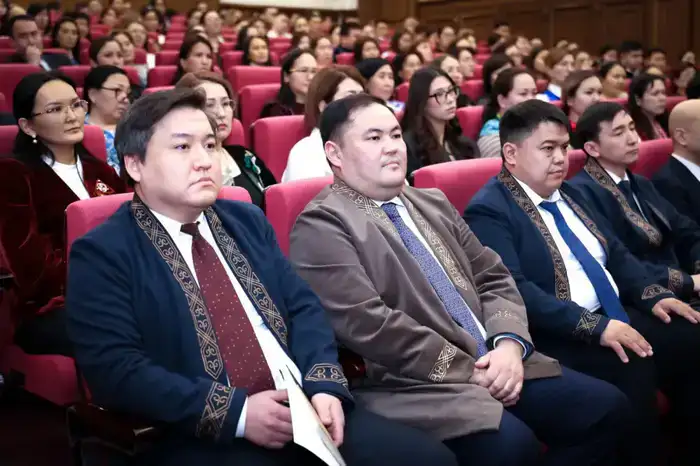 В Министерстве просвещения состоялось обсуждение новой Конституции (3)