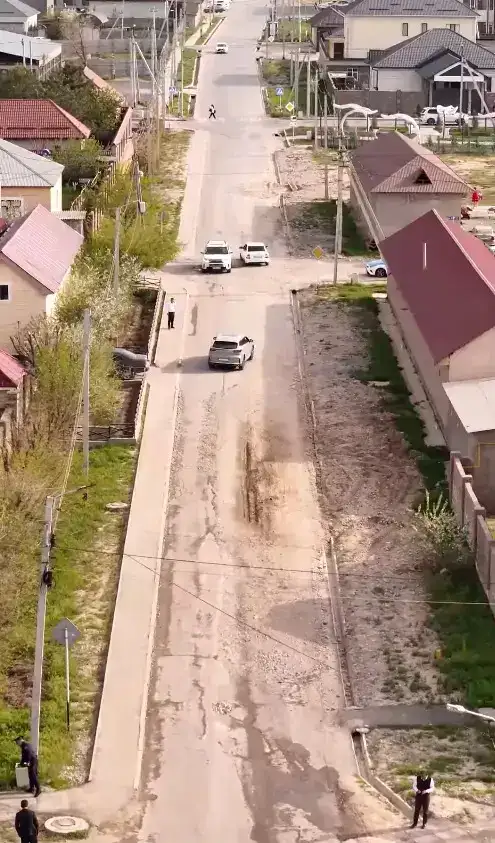 В МИКРОРАЙОНЕ «НУРТАС» ВОССТАНОВЯТ ДОРОЖНОЕ ПОКРЫТИЕ НА 10 УЛИЦАХ (3)