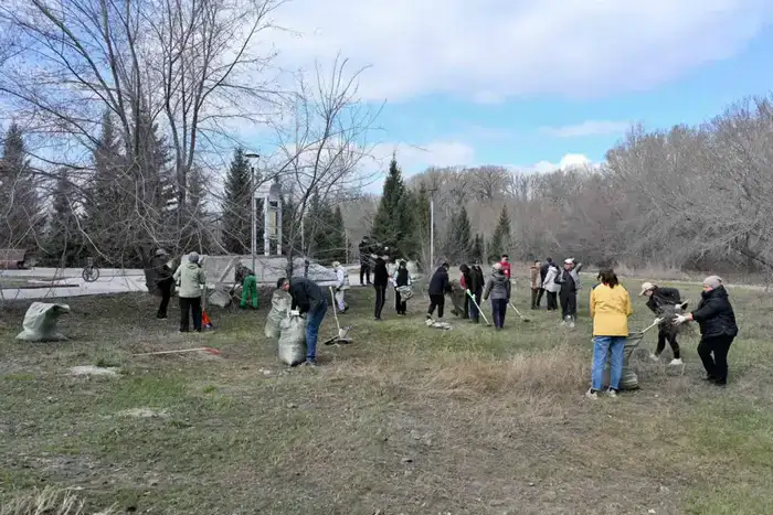 Аким области принял участие в общерегиональном субботнике (2)