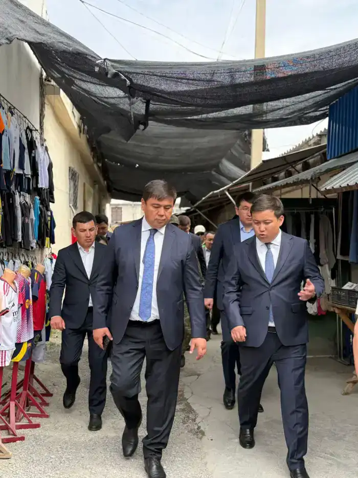 В ТУРКЕСТАНЕ ВЗЯТЫ ПОД КОНТРОЛЬ БЕЗОПАСНОСТЬ И ЧИСТОТА НА РЫНКАХ (3)
