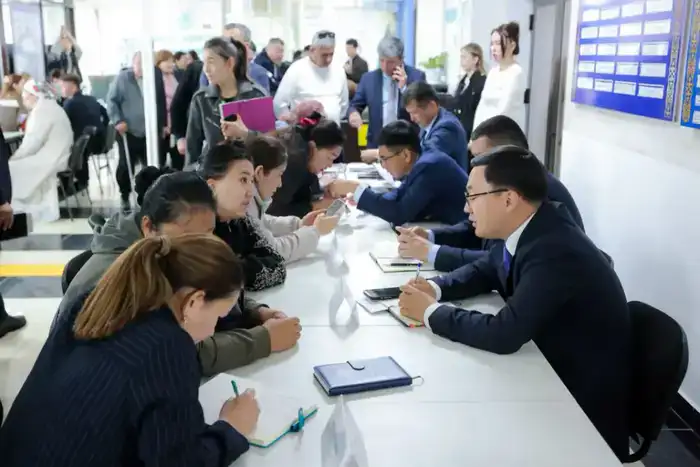 ПРИЁМ ГРАЖДАН: РАССМОТРЕНО БОЛЕЕ 150 ОБРАЩЕНИЙ (4)