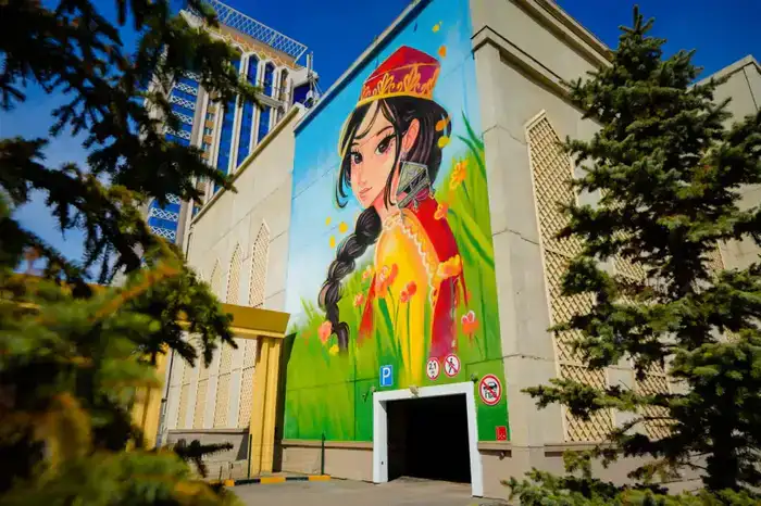 Новый мурал появился на фасаде одного из зданий в Астане (3)