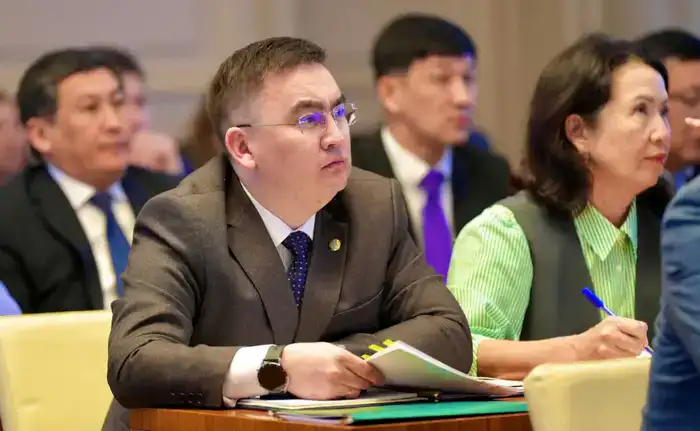 В акимате ВКО проверили ход выполнения поручений руководителей страны и области (4)