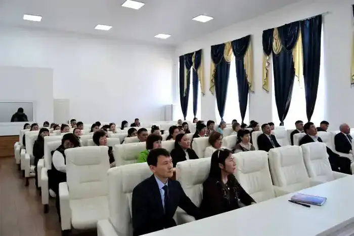 В районах ВКО прошли семинары для госслужащих (4)