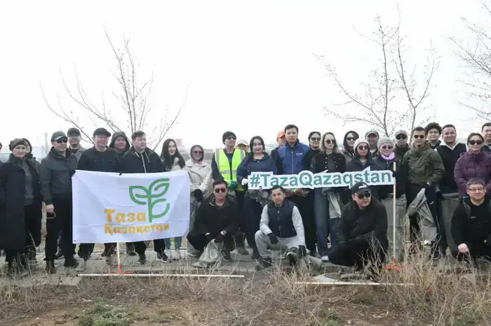 Уборка на берегу реки Акбулак