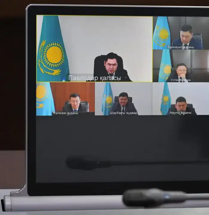В Павлодарской области обсудили реализацию проектов по ремонту и строительству дорог в 2026 году (8)