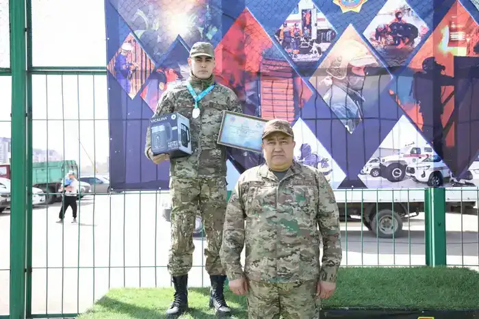 25 этажей за три минуты: в Карагандинской области соревновались пожарные (4)