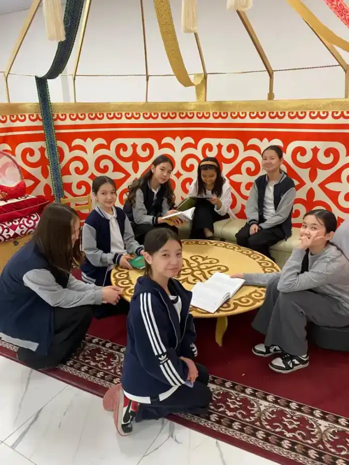 Экологический час для детей в библиотеке Астаны