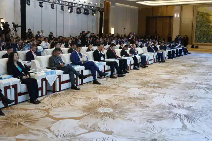 Казахстан усиливает экспорт в Китай: Шаккалиев принял участие в форуме ШОС (7)