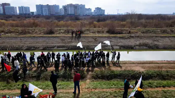 Более тысячи банкиров поддержали экологическую акцию «Таза Қазақстан» в Астане (2)