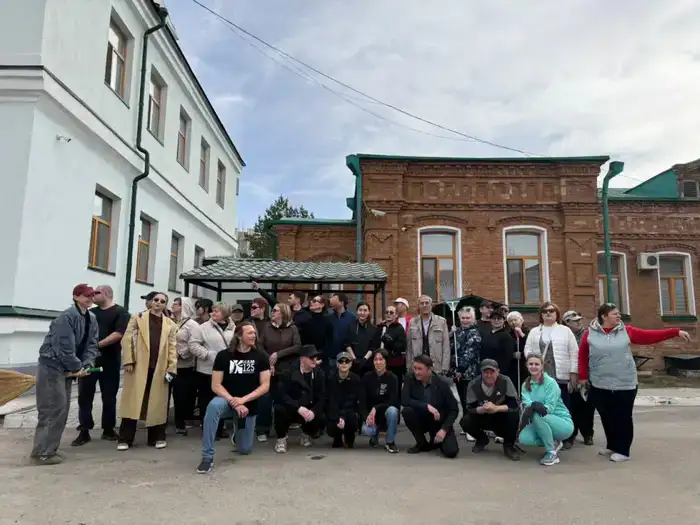 Коллектив столичного театра принял участие в акции «Таза Қазақстан» (5)