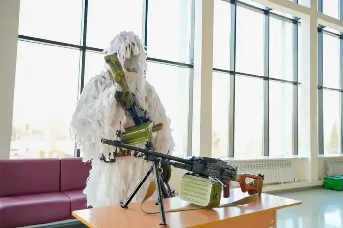 «Защита Родины — дело настоящих мужчин!»: в Астане проводили в армию очередную группу молодых людей (7)