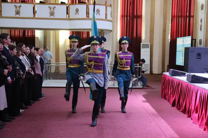 Молодежный форум КазНМУ обсуждение итогов референдума роль молодежи изменения в конституции