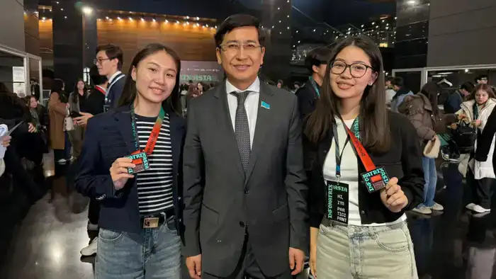 Карагандинские школьники добились успеха на международной олимпиаде Infomatrix, представив проекты в области AI и робототехники