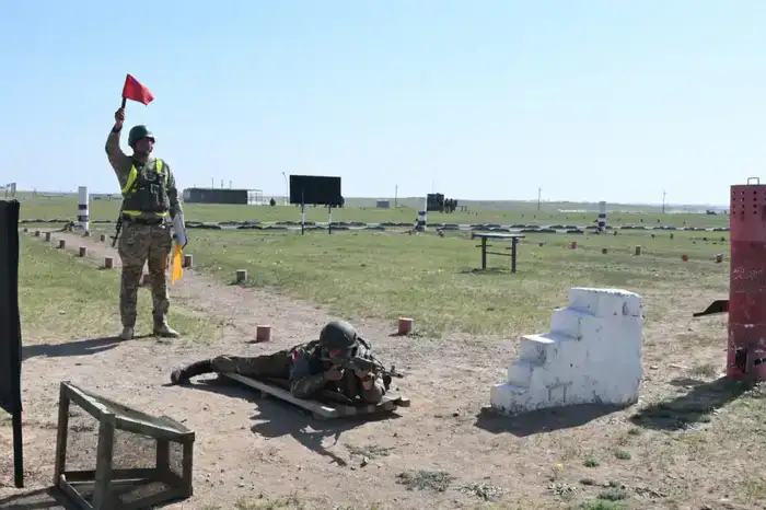 Контрольная проверка: в Вооруженных силах подводят итоги зимнего периода обучения (4)