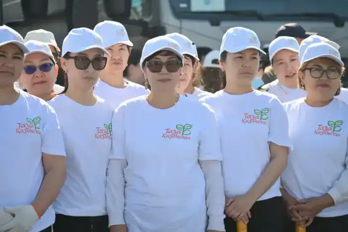 ШЫМКЕНТ: АБАЙ АУДАНЫНДА «ТАЗА ҚАЗАҚСТАН» АКЦИЯСЫ ӨТТІ (5)