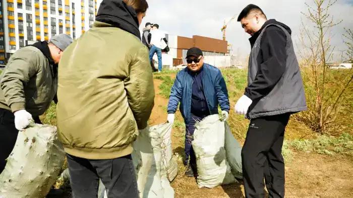 Более тысячи банкиров поддержали экологическую акцию «Таза Қазақстан» в Астане (6)
