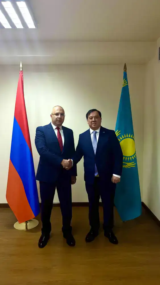 Казахстан и Армения провели консульские консультации и заинтересованы в расширении сотрудничества в консульской сфере (4)