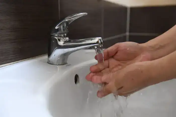 В Алматы выявлены нарушения правил водопользования на автомойках и в банях