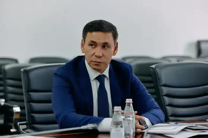 В Атырау обсудили научные подходы к сдерживанию пыльных бурь (2)