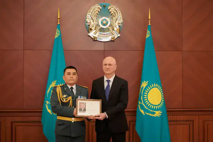 Сотрудники МЧС награждены государственными наградами (4)