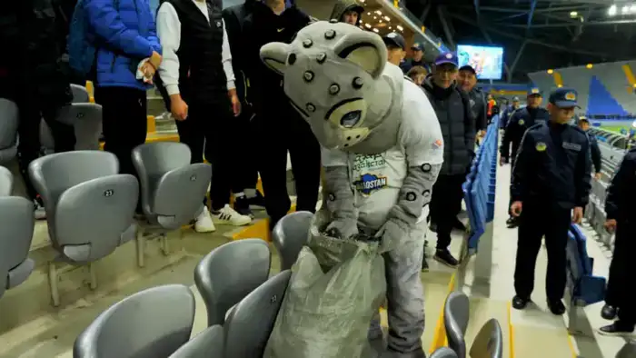 «Таза Қазақстан»: юные столичные футболисты провели экоакцию на матче сборных Казахстана и Коморских островов (8)