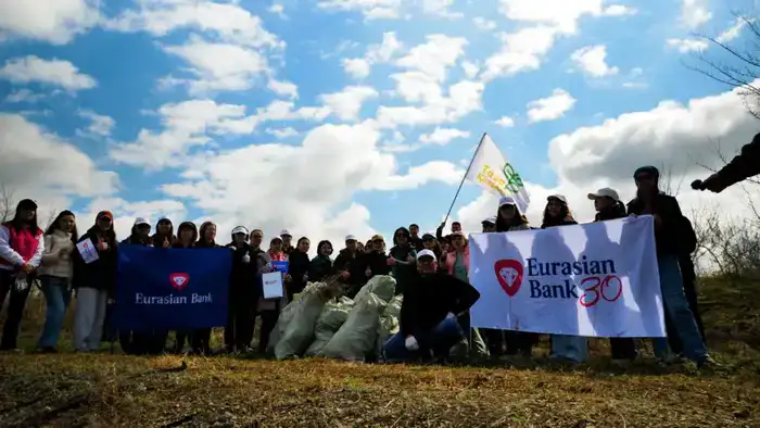 Более тысячи банкиров поддержали экологическую акцию «Таза Қазақстан» в Астане (8)