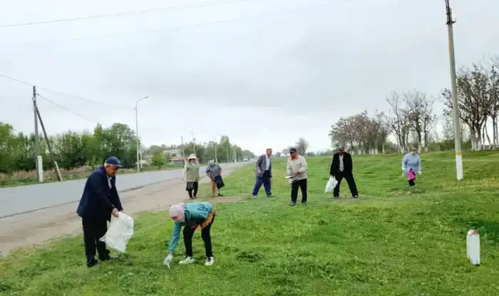 В Жетысае прошёл субботник «Талмен түлеген туған жер» с участием 2 тысяч жителей