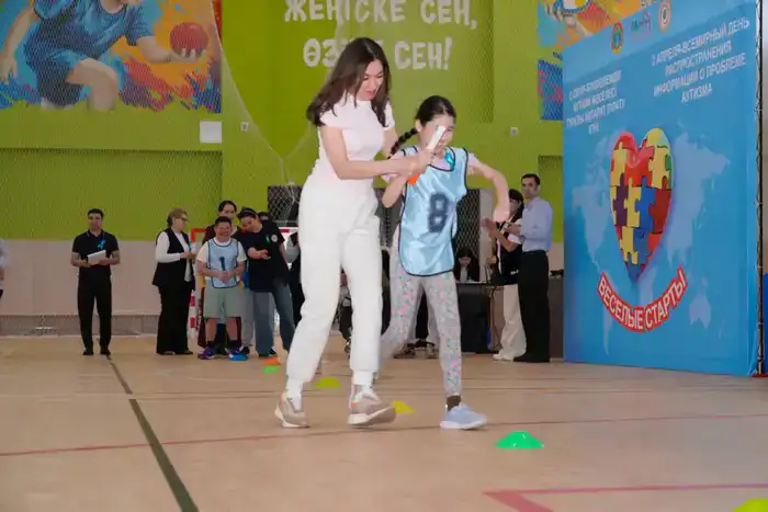 В Астане прошли инклюзивные соревнования «Веселые старты» (8)